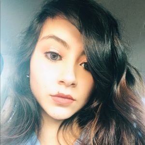 Meet your Posher, Esmeralda